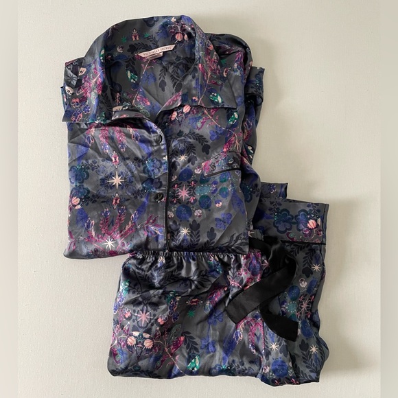Satin Silky Black Floral Pajama Set by Victoria’s Secret Size Small NWOT - Picture 2 of 9